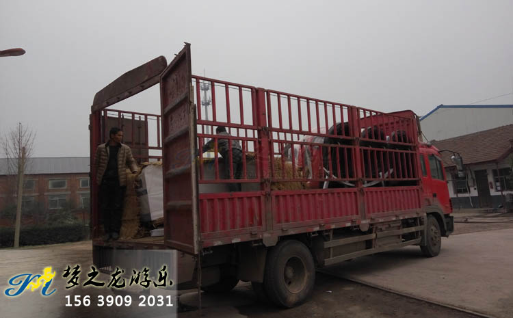 電瓶碰碰車，和諧號軌道小火車發(fā)貨